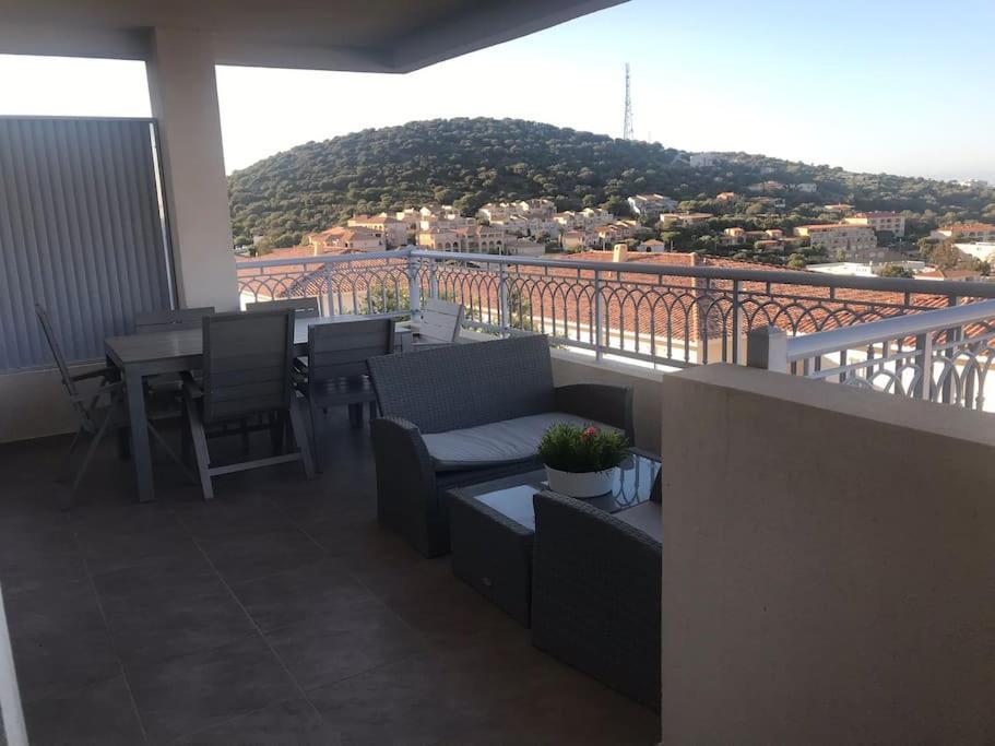 Appart Avec Terrasse Vue Sur Mer Exceptionnelle L'Ile-Rousse  Luaran gambar
