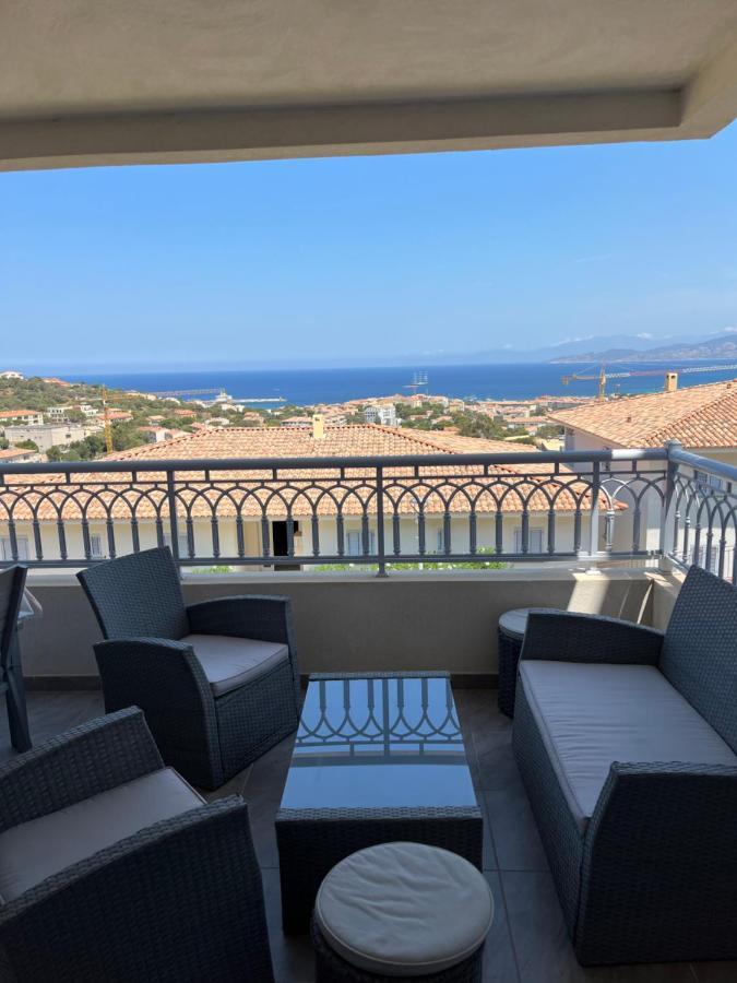 Appart Avec Terrasse Vue Sur Mer Exceptionnelle L'Ile-Rousse  Luaran gambar